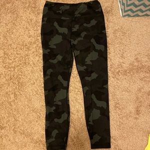 90 degree camo leggings size M